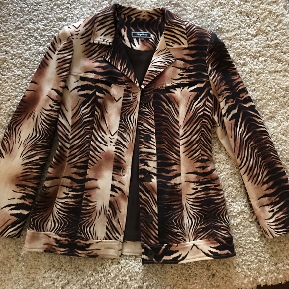 Animal Print Sports Jacket - Picture 5 of 7
